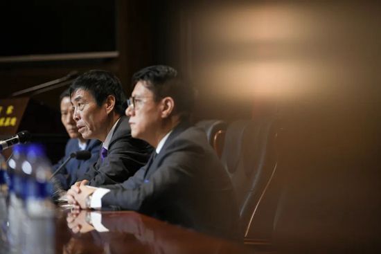 糖果君小宇三人运动原视频